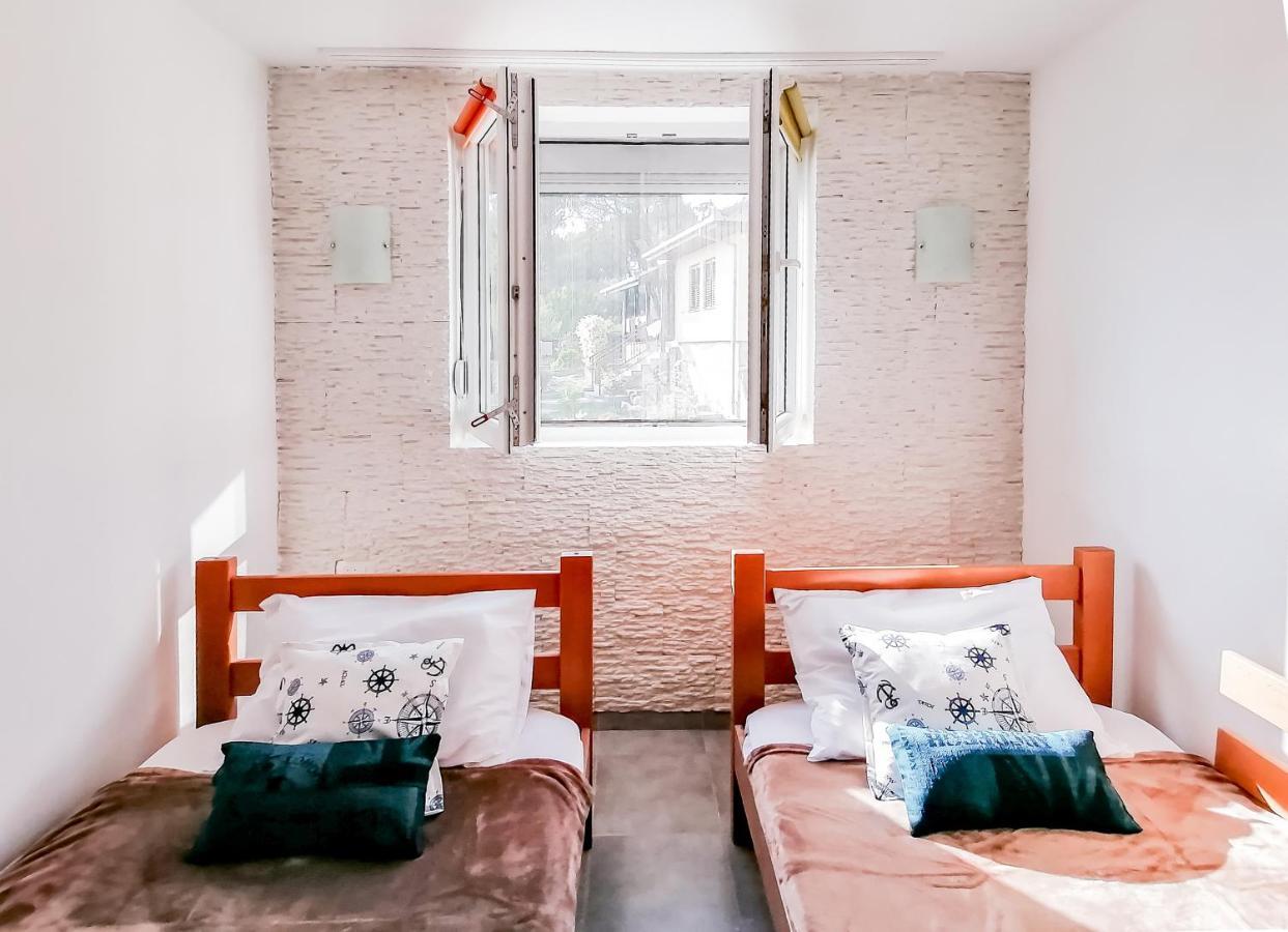 Apartments Siesta Тиват Екстериор снимка