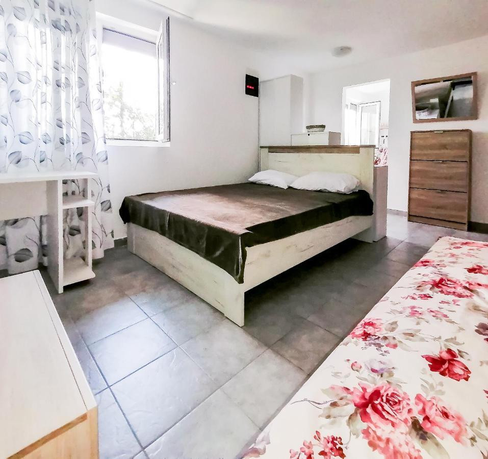 Apartments Siesta Тиват Екстериор снимка